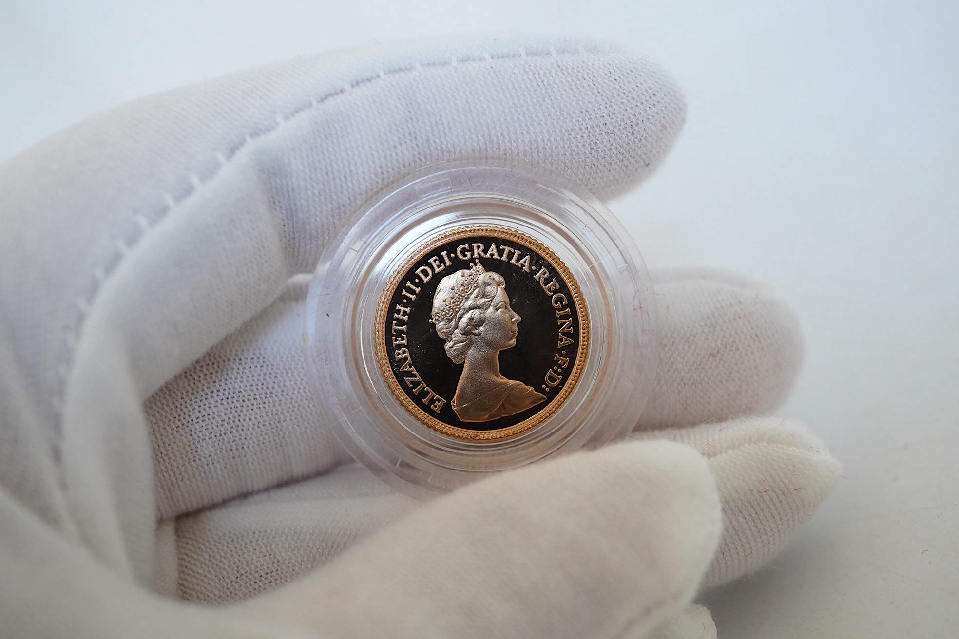 British gold coins, 1980 QEII proof gold half sovereign, in case of issue with certificate